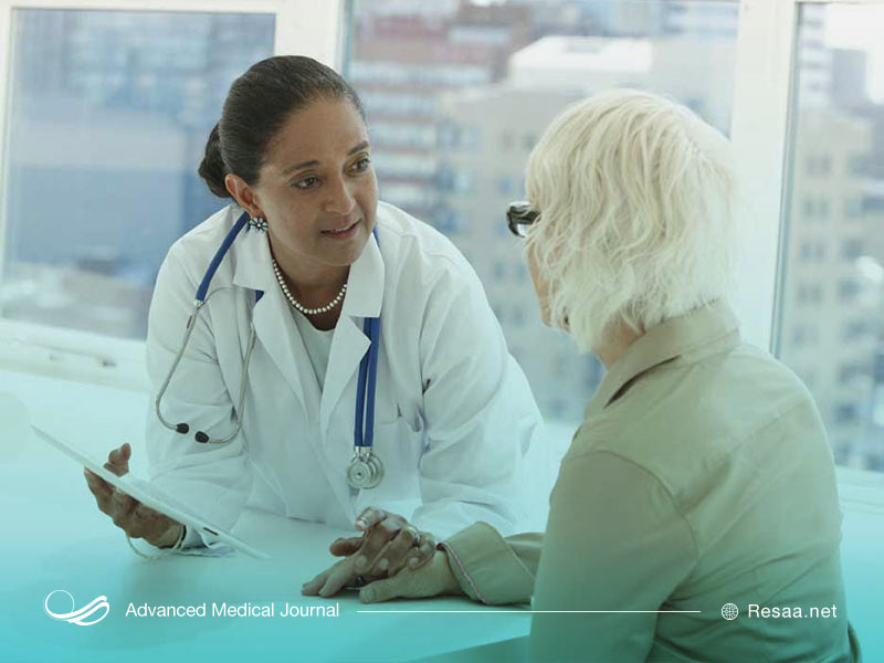 در صورت استمرار حالت تهوع خود به پزشک مراجعه کنید.