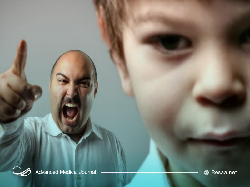 فریاد زدن بر سر کودک