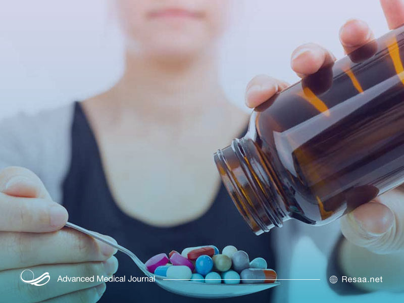 داروهای استروئیدی و سرکوب کننده سیستم ایمنی برای درمان این بیماری بکار برده میشود.