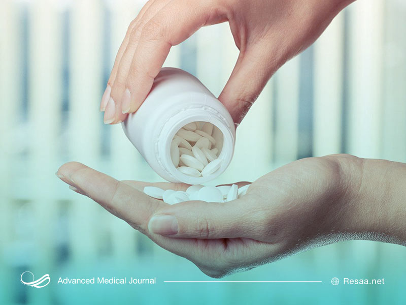 سندروم شیرقلیا در نتیجه افزایش کلسیم در خون ایجاد می‌شود.